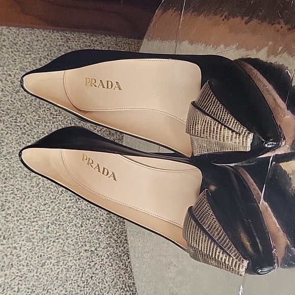 Prada High Heeled Pumps With Snake Skin Embellishment - Picture 1 of 12